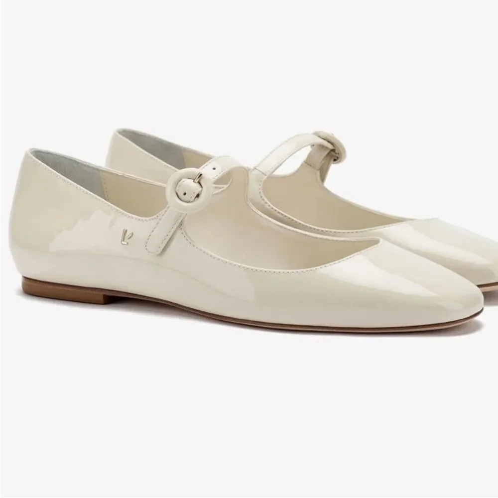 NWT Larroude/Dust Bag Blair Vary Jane Flat &315